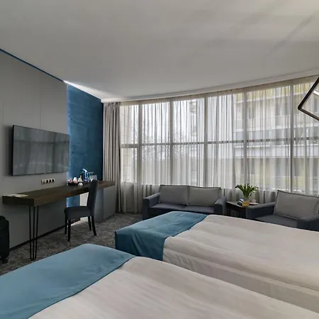 فندق روسلين ديميات فارنا