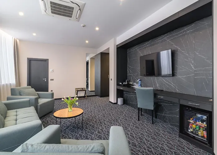 Rosslyn Dimyat Hotel