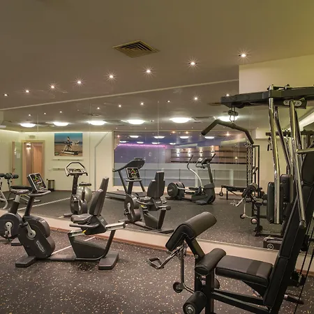 Rosslyn Dimyat Hotel Warna