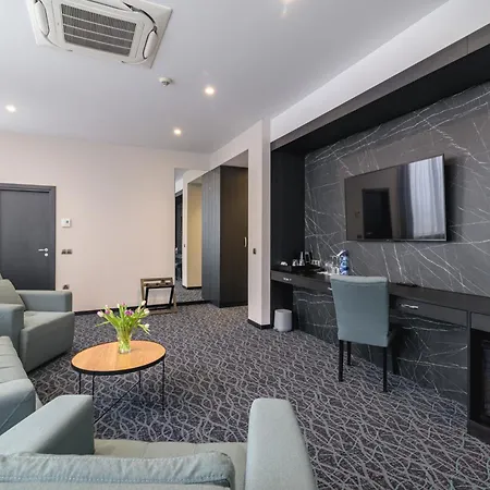 Rosslyn Dimyat Hotel