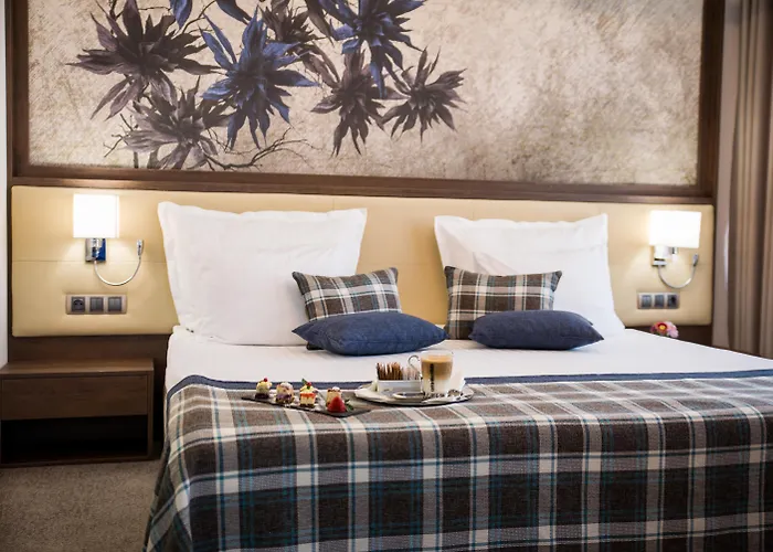 瓦尔纳罗斯林迪米亚特酒店