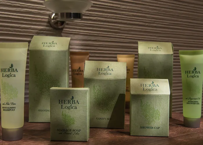 瓦尔纳罗斯林迪米亚特酒店 4* 瓦爾納