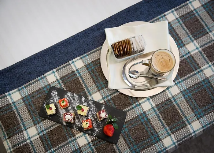 瓦尔纳罗斯林迪米亚特酒店